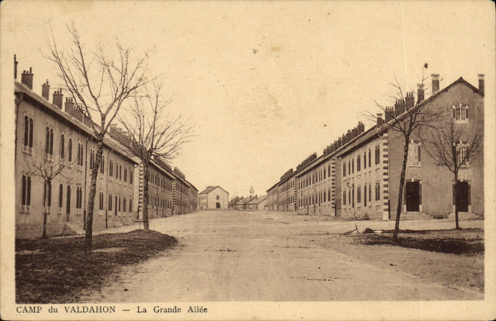 CPA Camp du Valdahon La Grande Allee Militaria