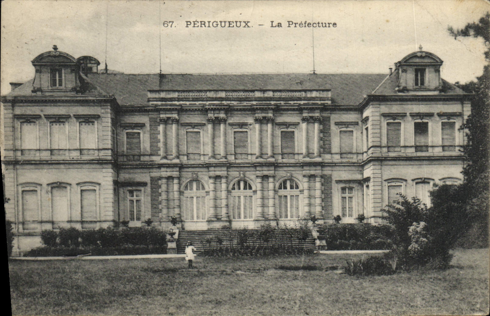 VINTAGE POSTCARD Périgueux Prefecture