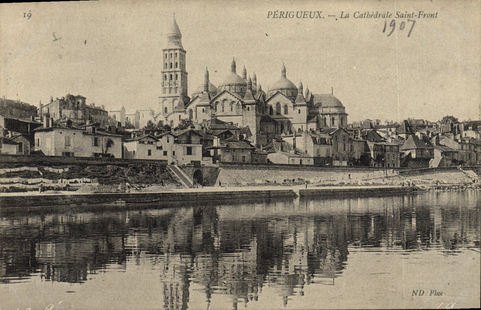 CPA Perigueux La Cathedrale Saint Front