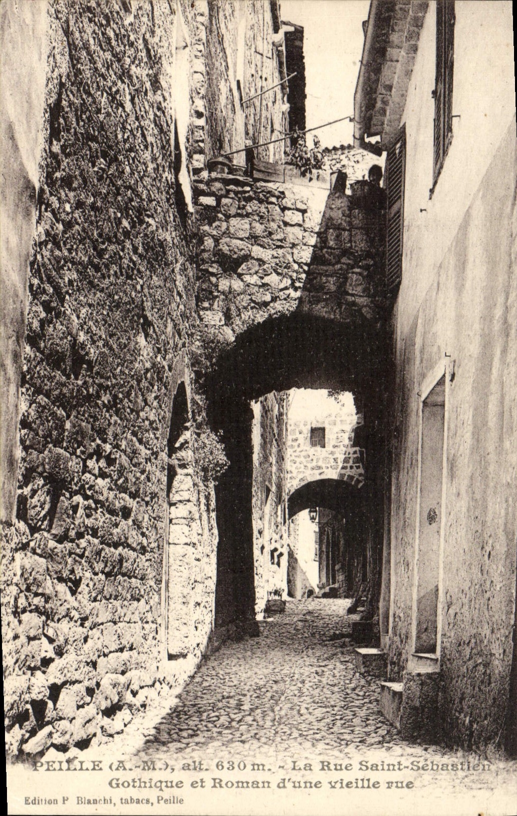 CPA Peille La Rue Saint Sebastien Gothique et Roman d'une vieille rue 