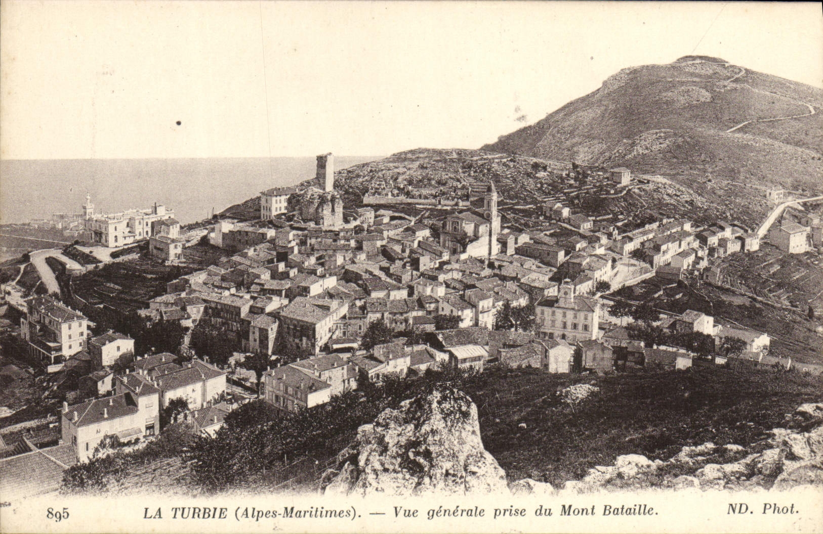 Montaje tomado visión de Balaille de la POSTAL de la VENDIMIA La Turbie