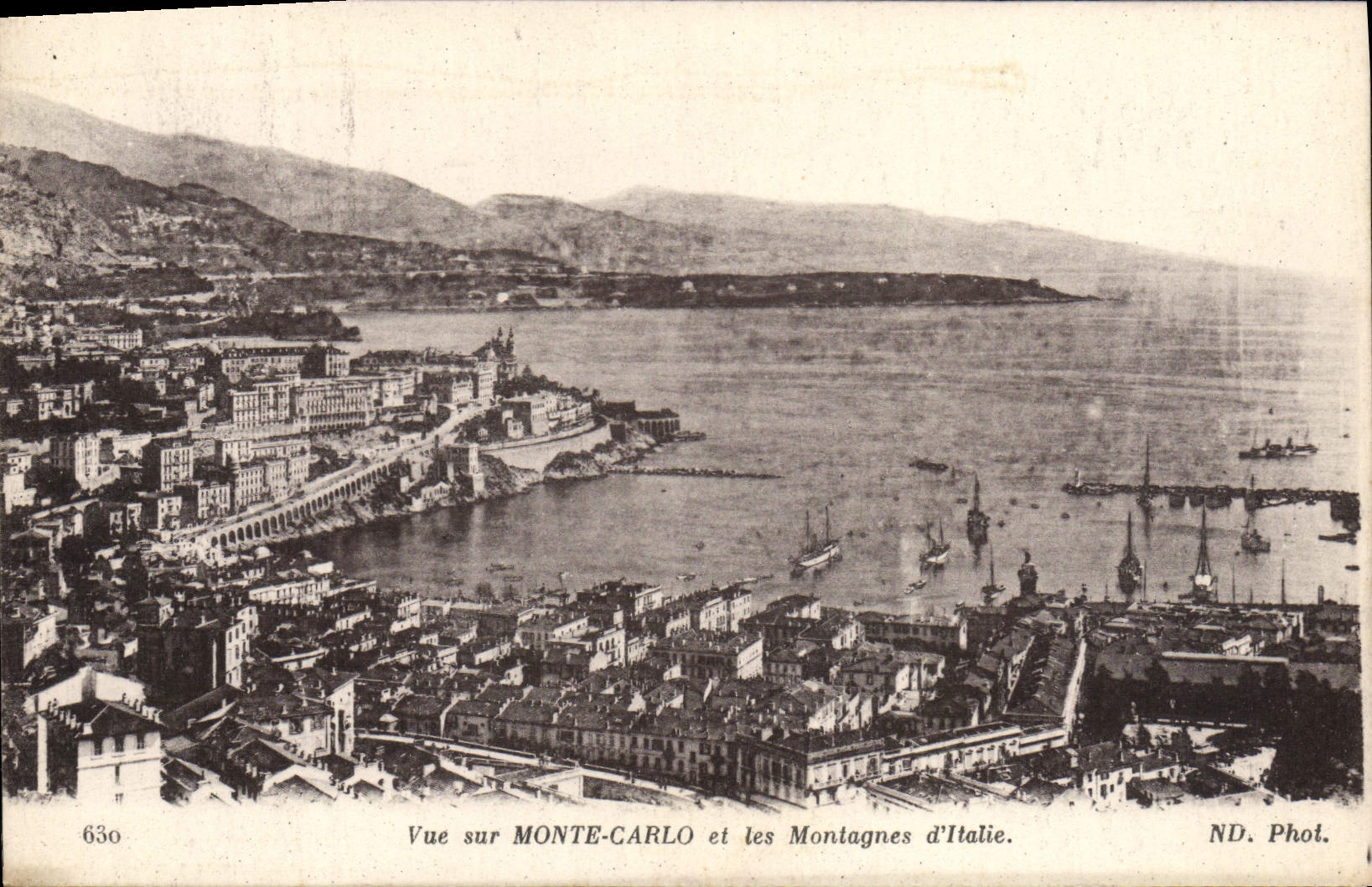 CPA Vue sur Monte Carlo et les Montagnes d'Italie