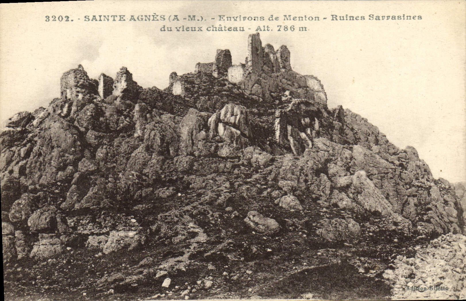 CPA Sainte Agnes Environs de Menton Ruines Sarrasines du vieux chateau