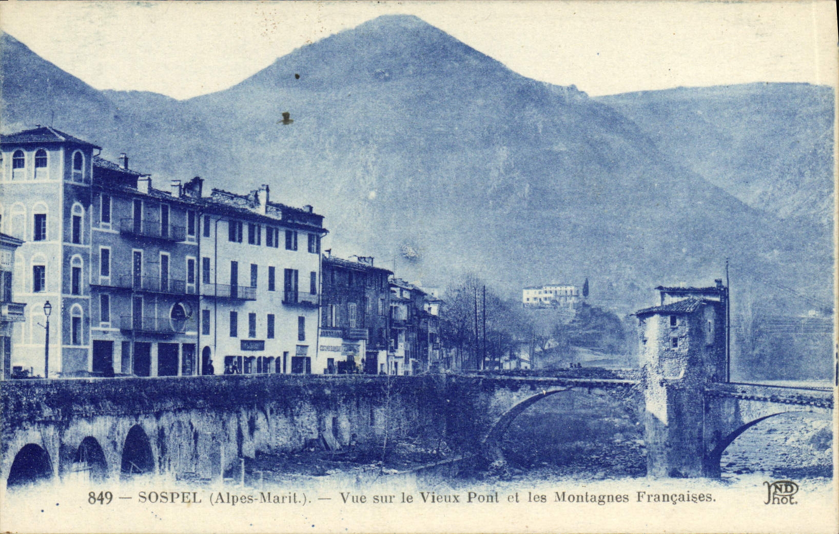 CPA Sospel Vue Sur le Vieux Pont et les Montagnes Francaises