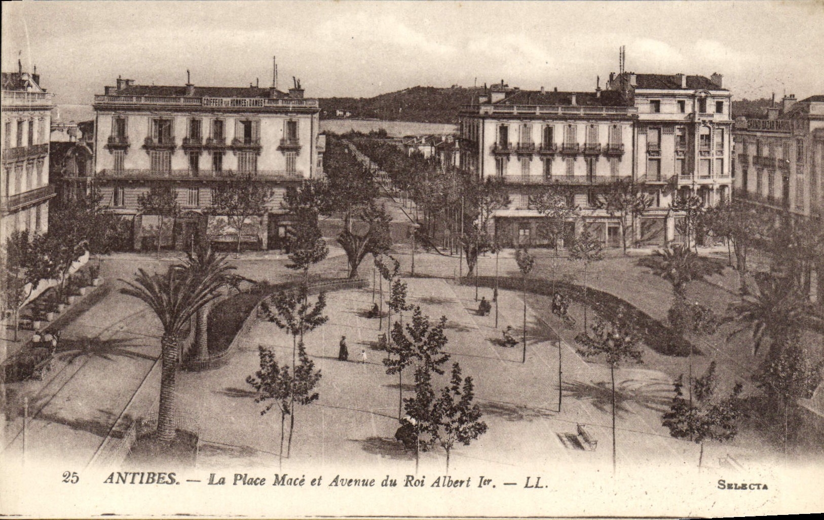 VINTAGE POSTCARD Antibes the Mace Place and Avenue of King Albert 1st