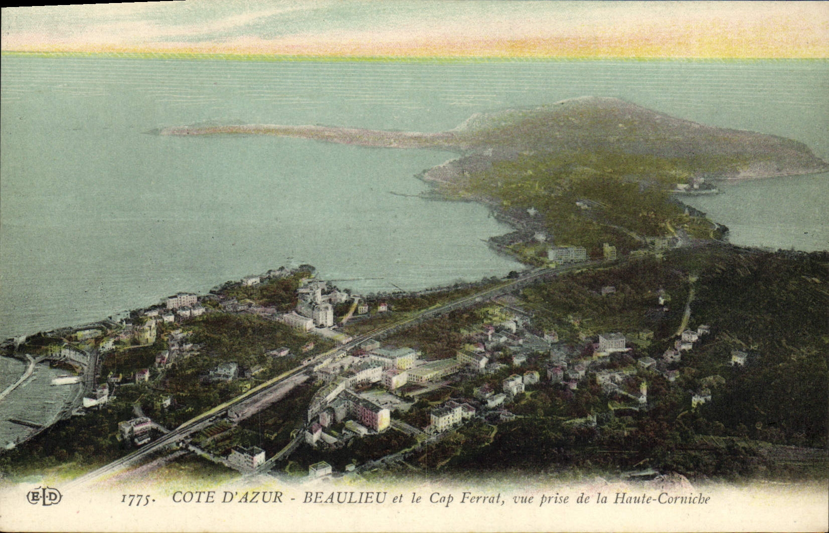 Dimensión de la POSTAL de la VENDIMIA de Beaulieu azul y del cabo Ferrat vista de la alta cornisa