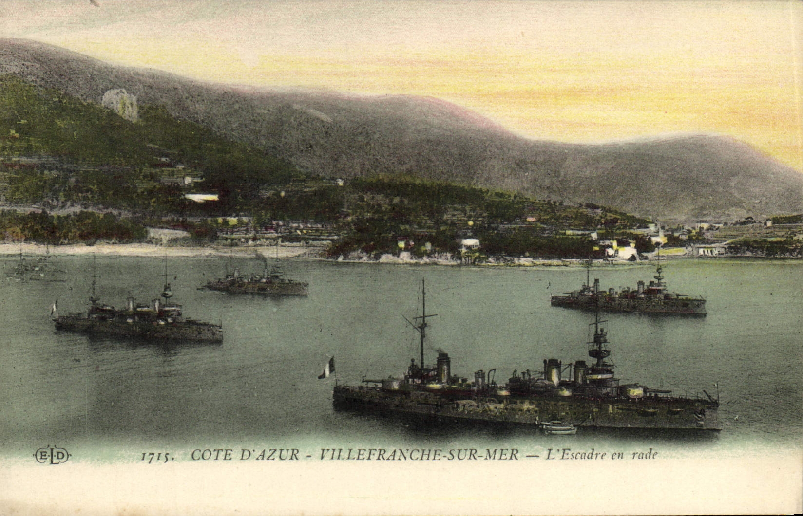 CPA Cote D'Azur Villefranche Sur Mer L'Escadre en rade Bateaux Guerre