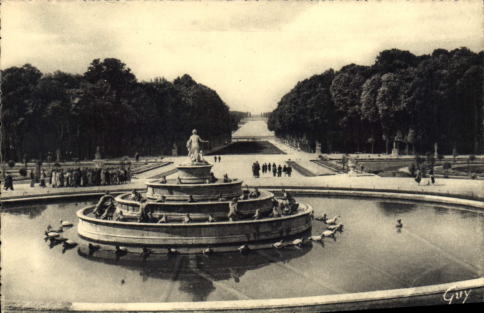 VINTAGE POSTCARD Versailles And its Wonders the Basin of Latone the green Carpet and the Large Canal