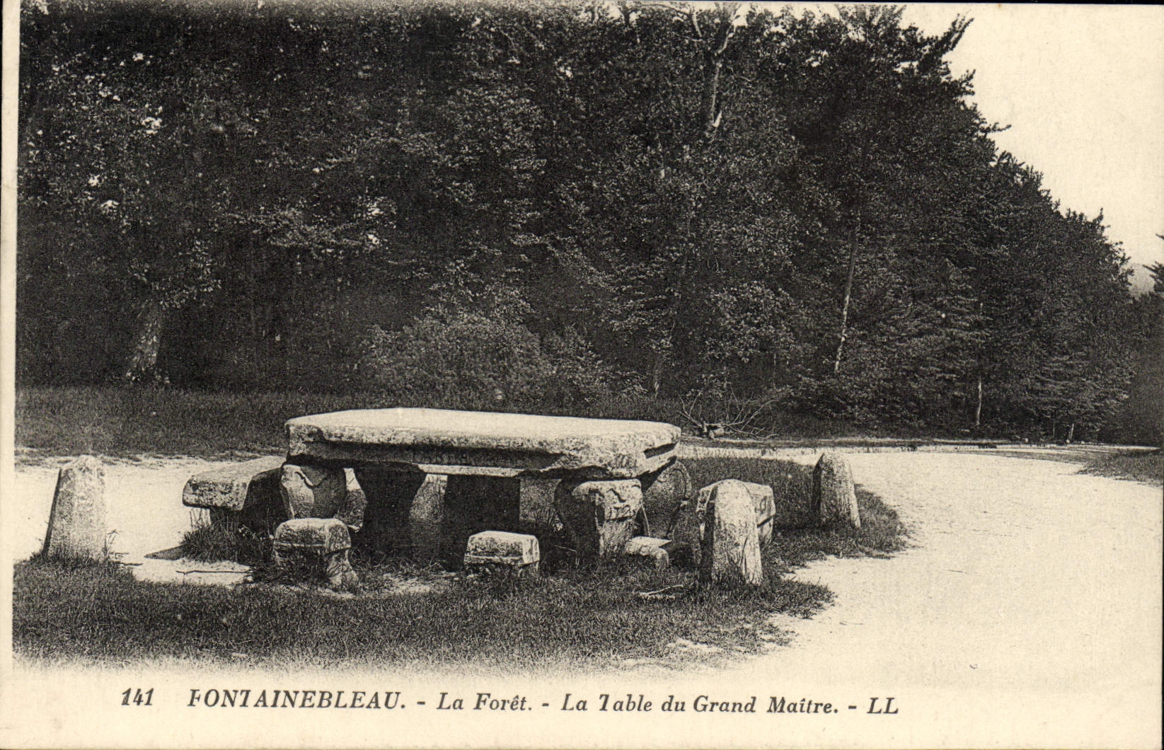 VINTAGE POSTCARD Fontainebleau the Drill the Table of the Large Master