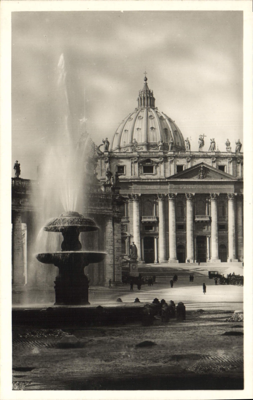 La POSTAL Roma Basilica Di S Pedro de la VENDIMIA tiene Fontana
