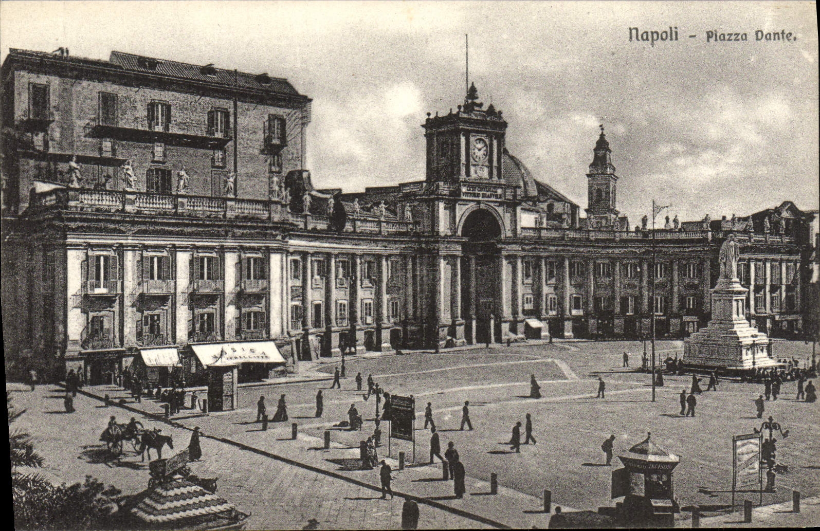 Plaza Dante de Napoli de la POSTAL de la VENDIMIA