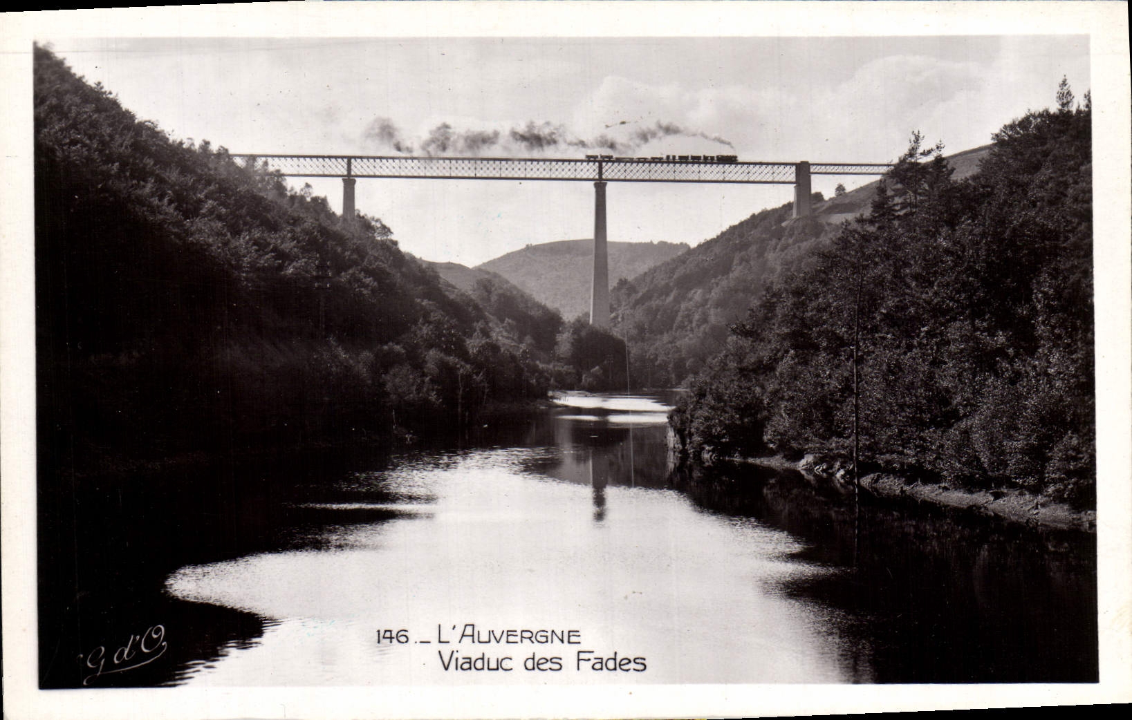 CPA L'Auvergne Viaduc Des Fades