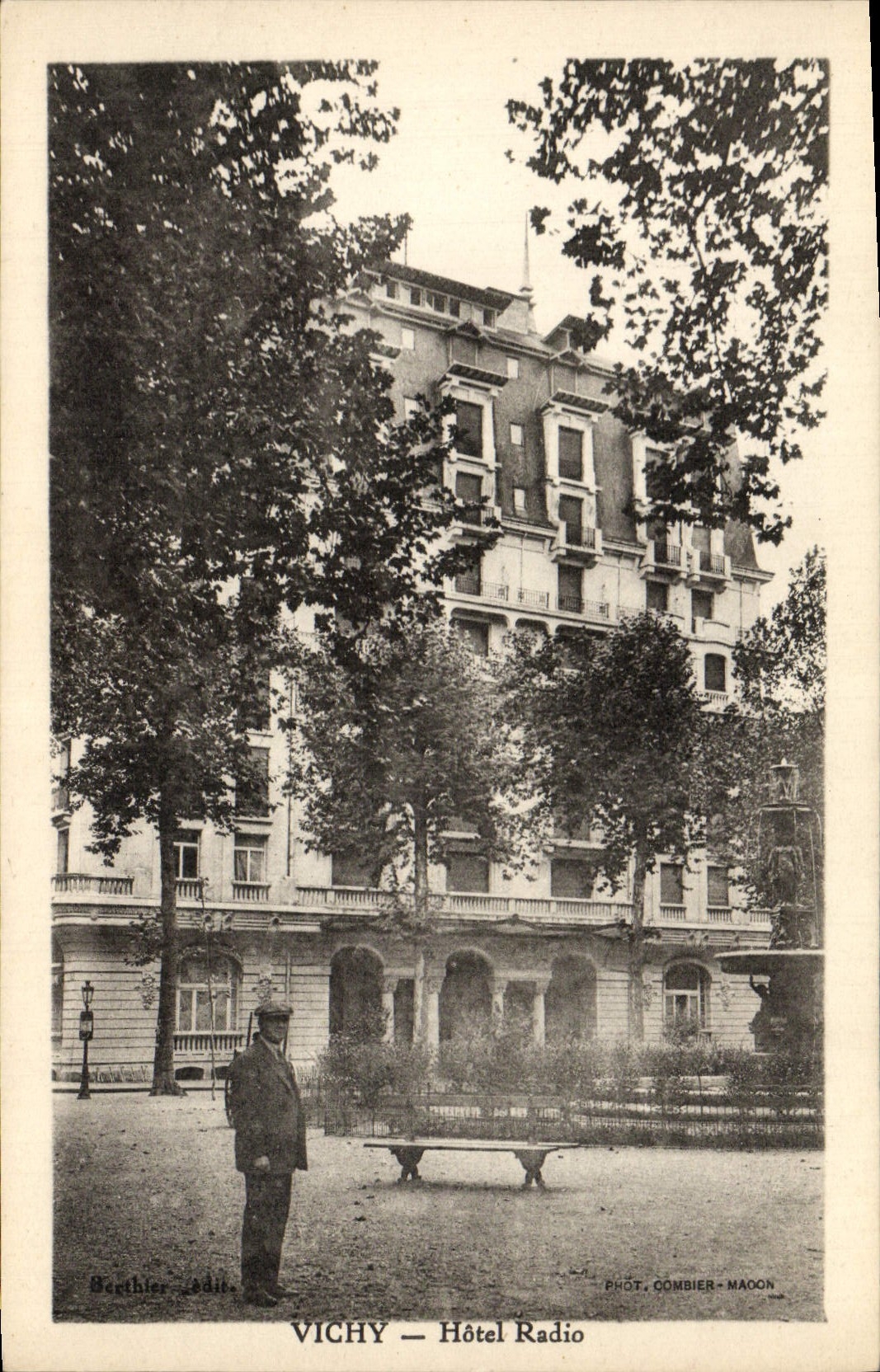 CPA Vichy Hotel Radio