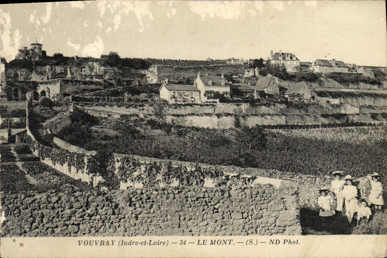VINTAGE POSTCARD Vouvray the Mount Children