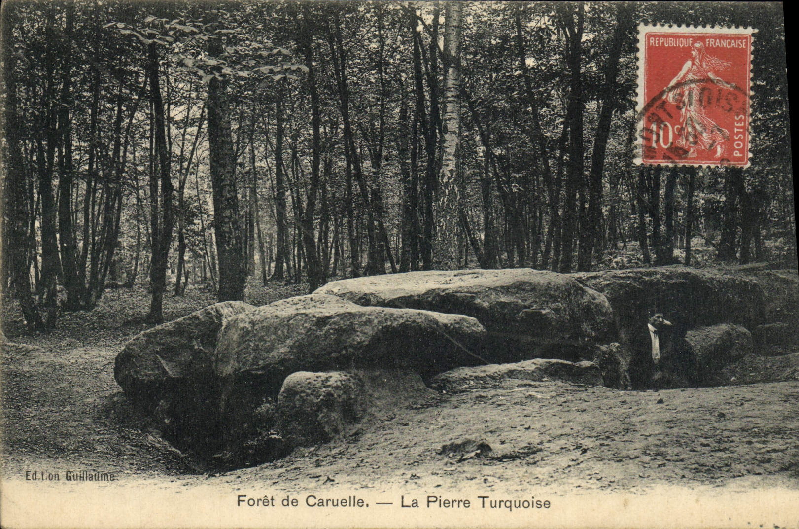 CPA Foret De Caruelle La Pierre Turquoise