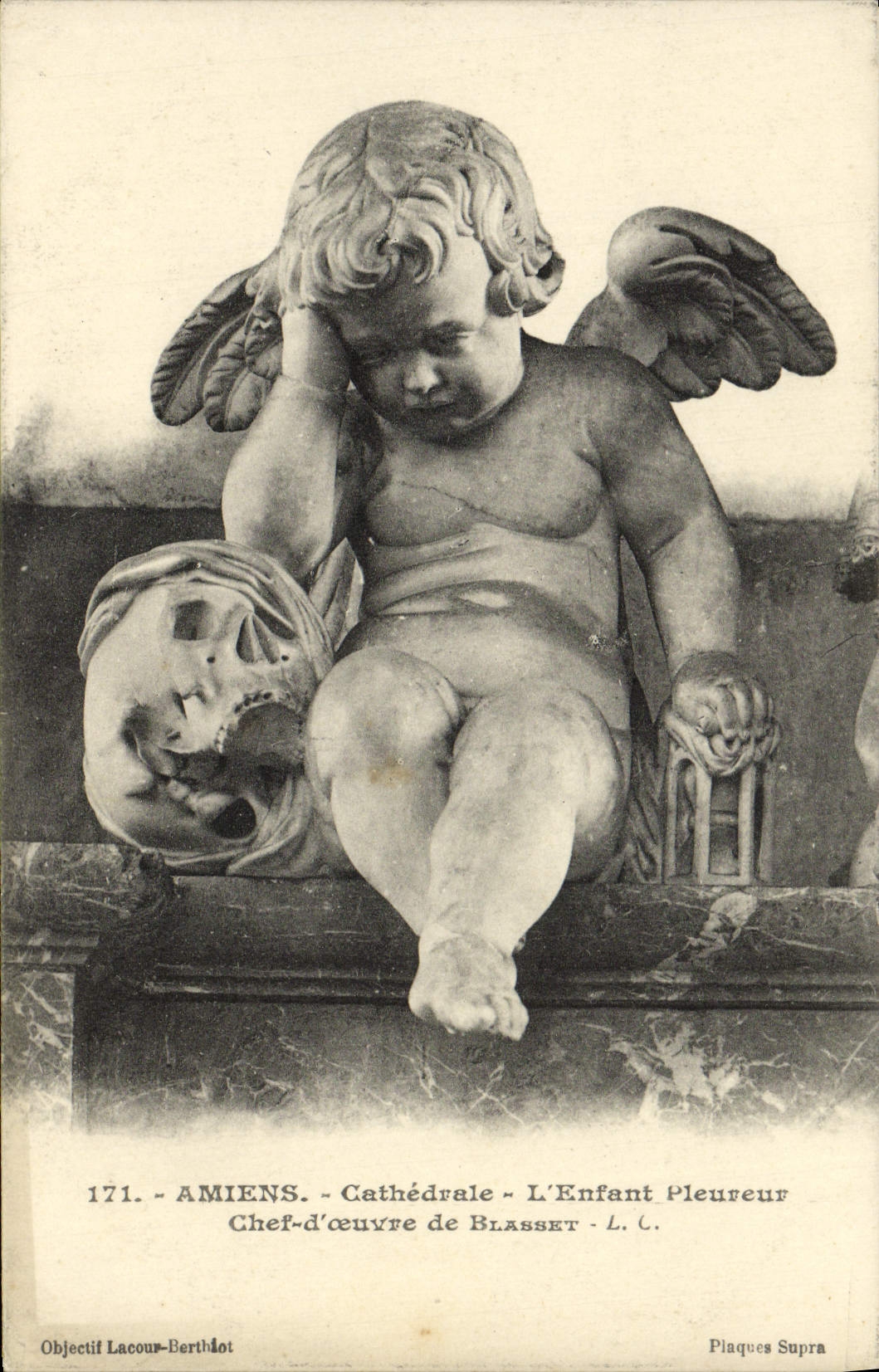 CPA Amiens Cathedrale L'Enfant Pleureur Chef d'Oeuvre De Blasset Ange