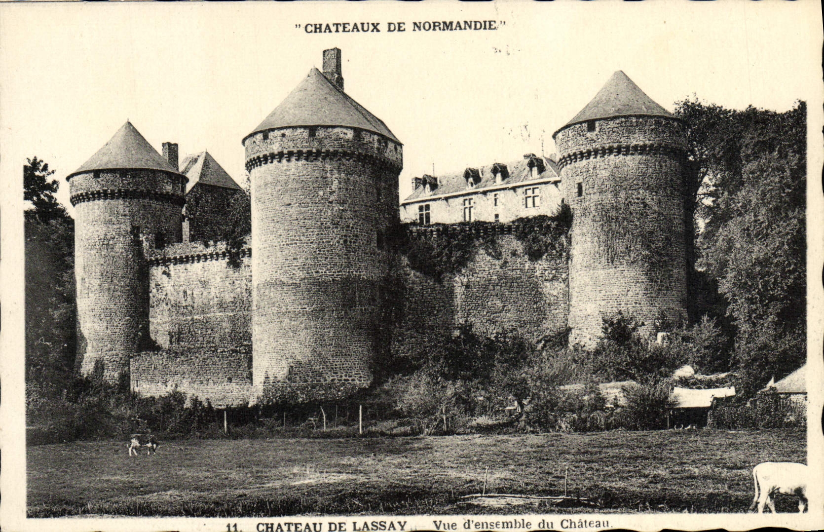 CPA Chateaux De Normandie Chateau De Lassay Vue d'Ensemble Du Chateau