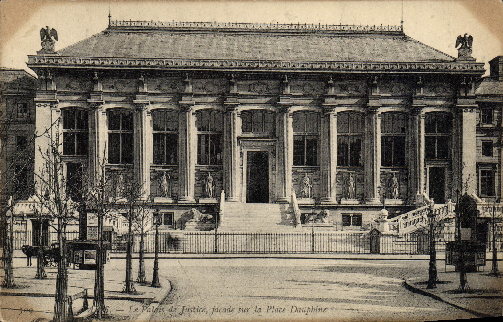 CPA Paris Le Palais De Justice Facade Sur La Place Dauphine
