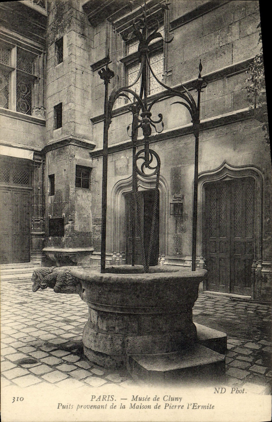 CPA Paris Musee De Cluny Puits Provenant De La Maison De Pierre l'Ermite