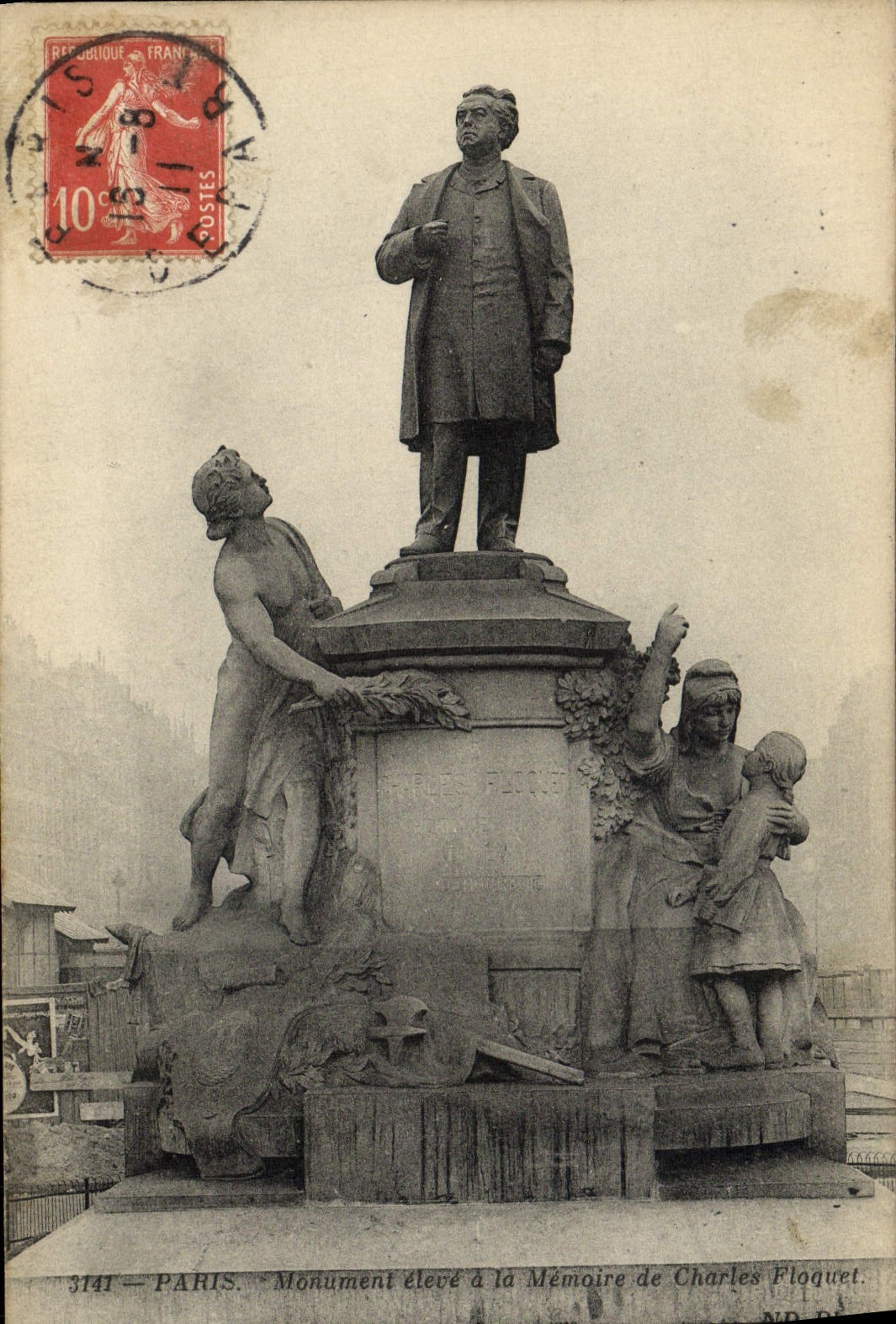 CPA Paris Monument Eleve A La Memoire De Charles Floquet