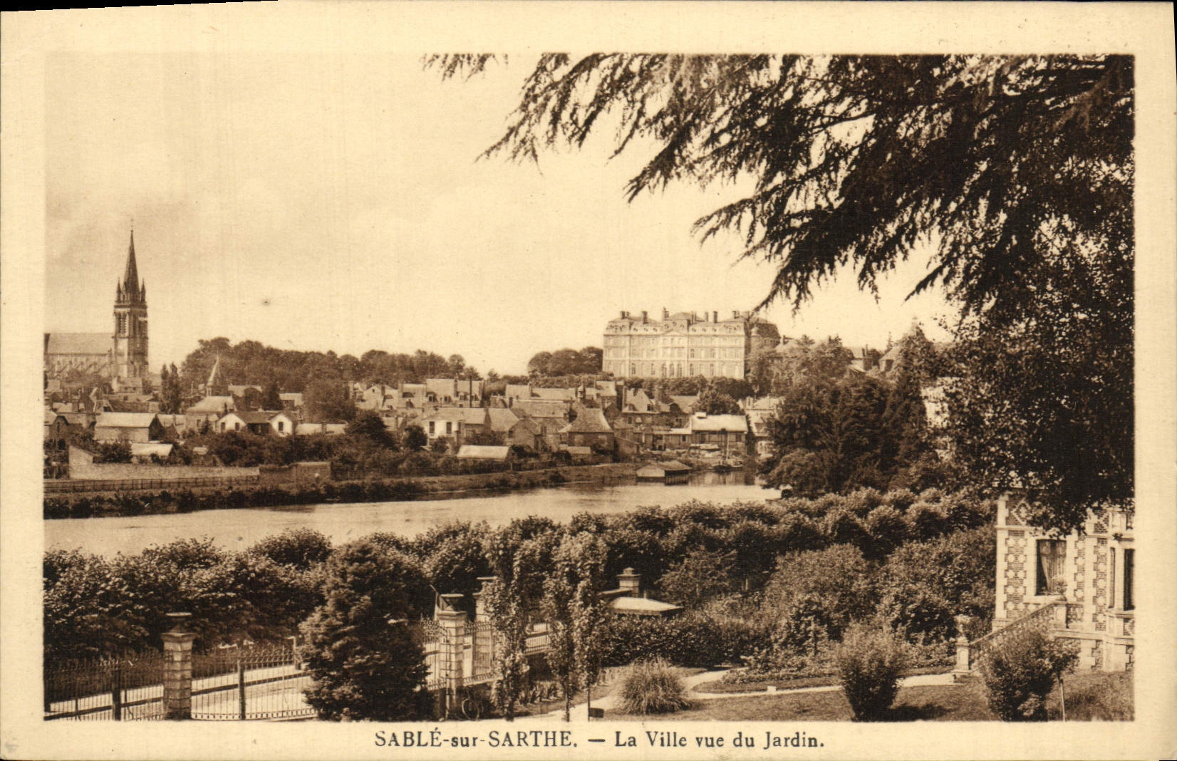 VINTAGE POSTCARD Sand On the Sarthe the City Seen Of the Garden