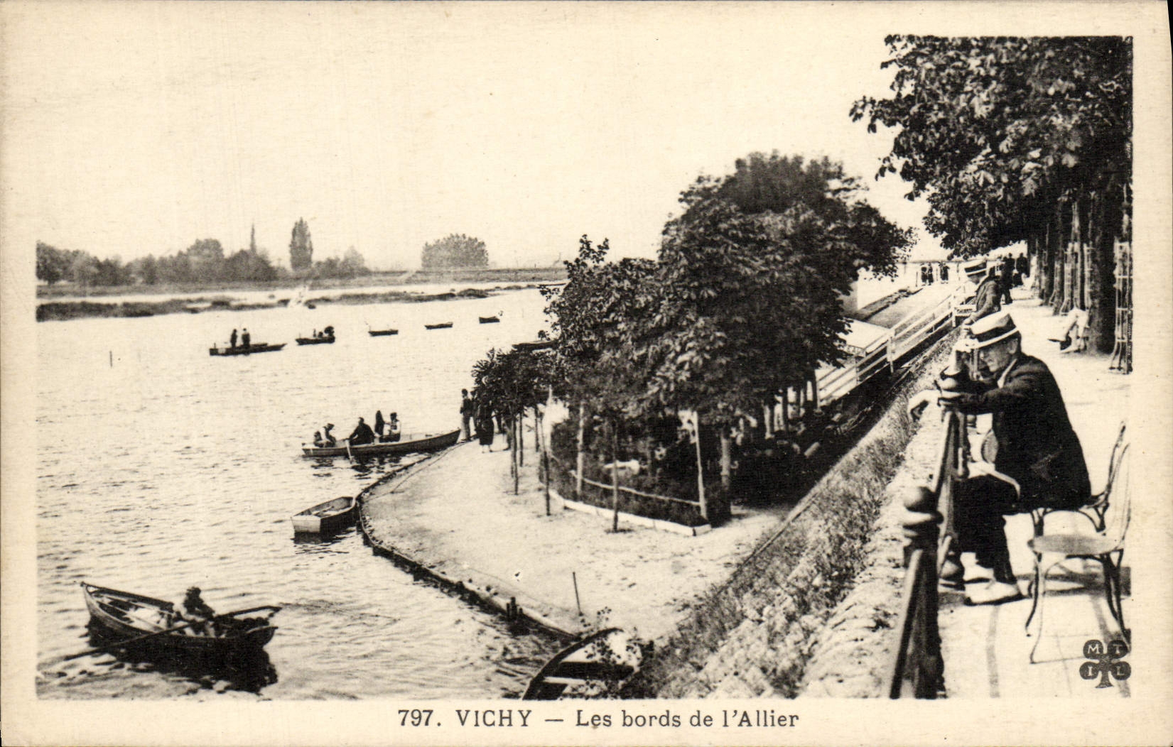 CPA Vichy Les Bords De l'Allier