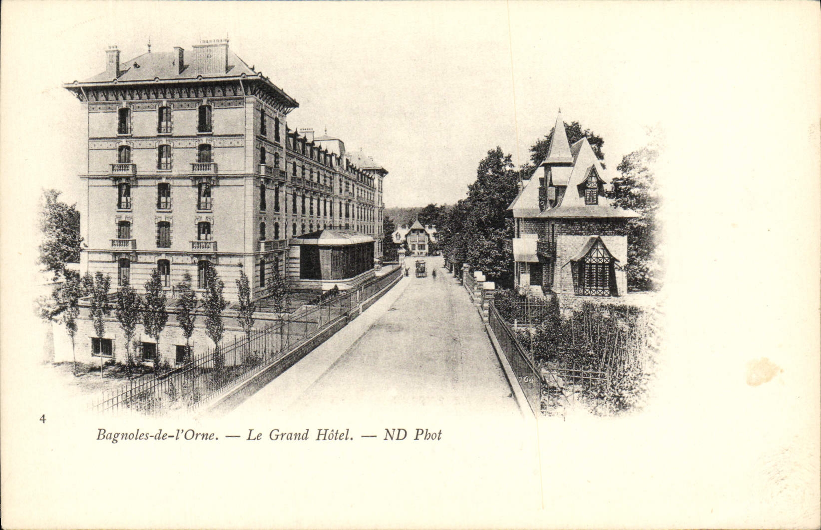 CPA Bagnoles De l'Orne Le Grand Hotel