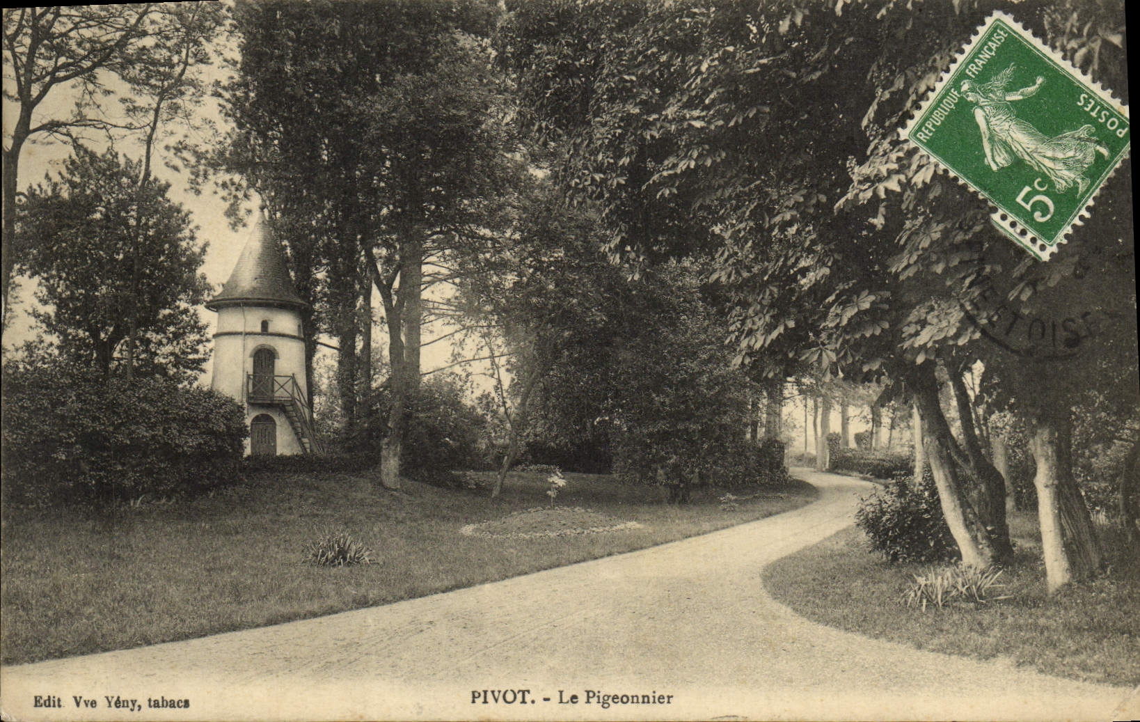 VINTAGE POSTCARD Pivot the Pigeon one