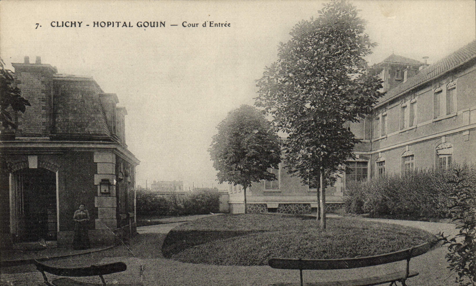 VINTAGE POSTCARD Clichy Hospital Gouin Court of Entry