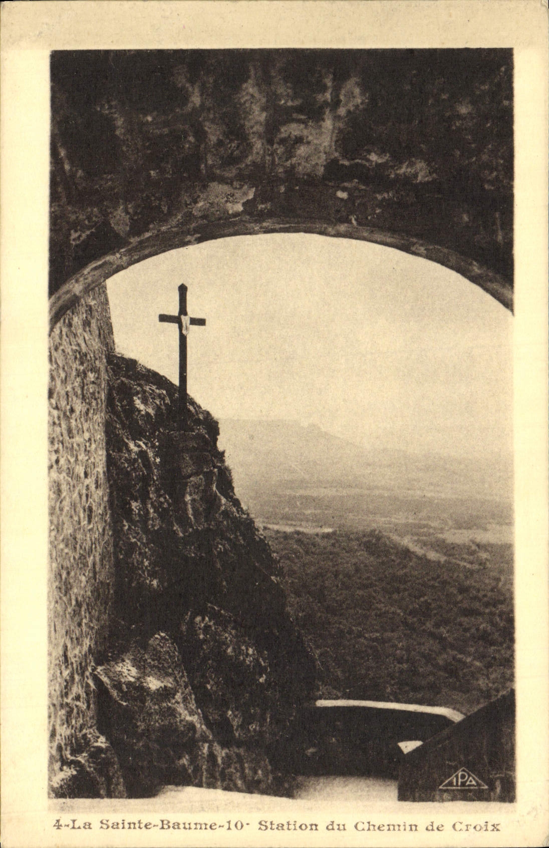 CPA La Sainte Baume Station du Chemin de Croix