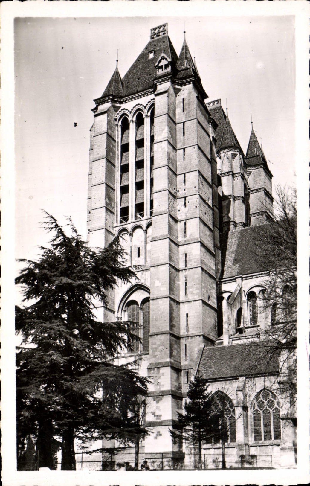 MODERN CARD Boundary-line the Cathedral turns