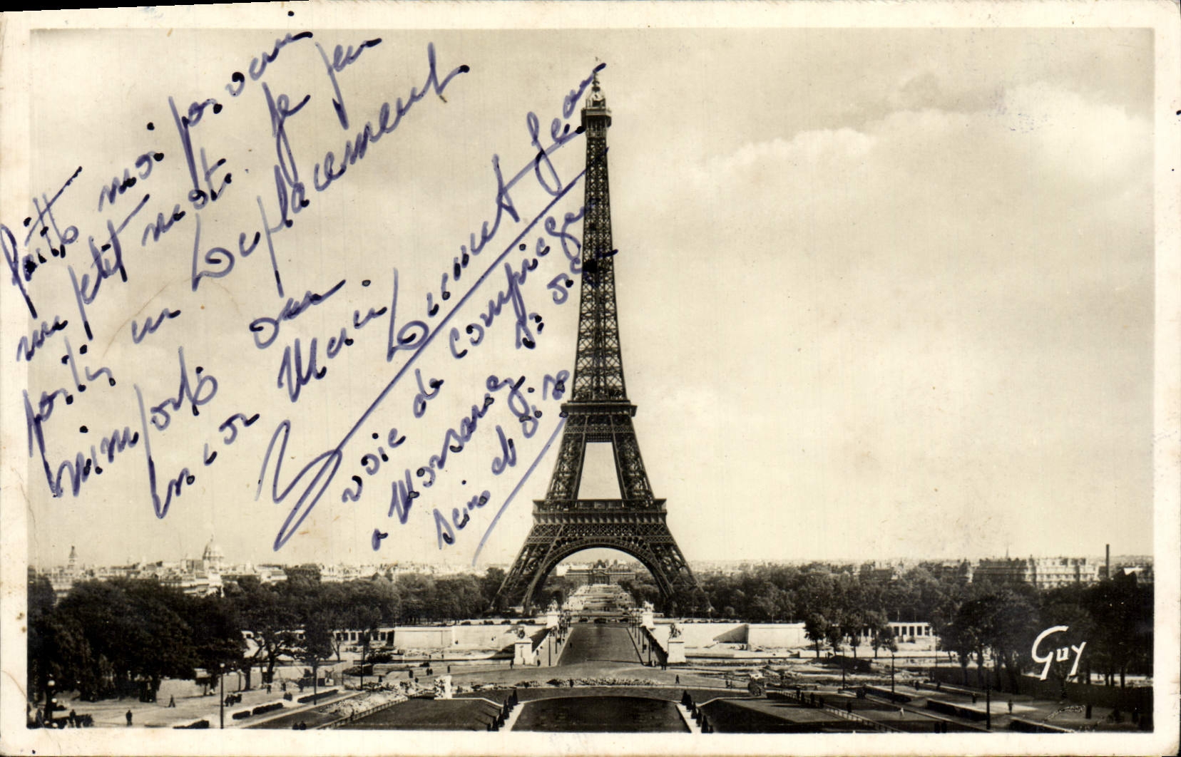 CPM Paris La Tour Eiffel et les jardins du Palais de Chaillot