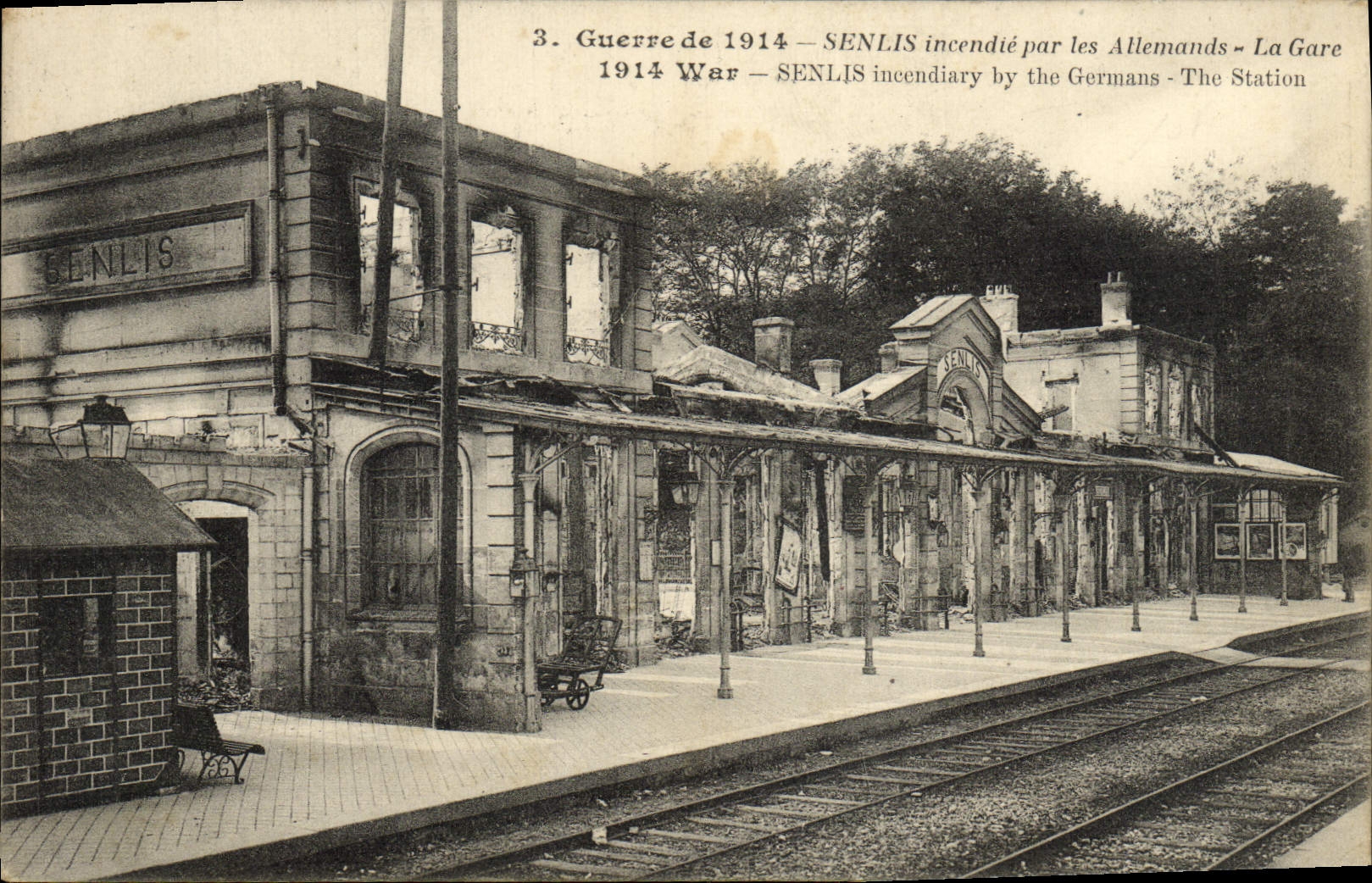VINTAGE POSTCARD Senlis incendte by the Germans Train station Militaria