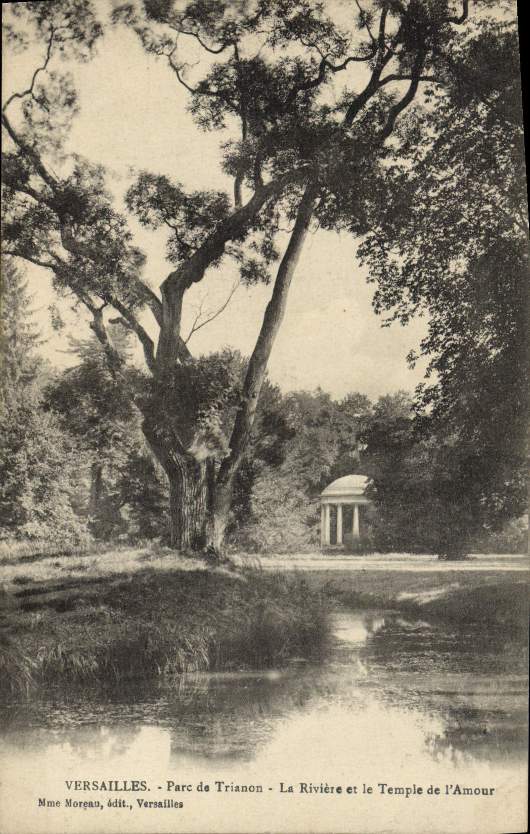 CPA Varsailles Parc de Trianon la Riviere et le Temple de l'Amour