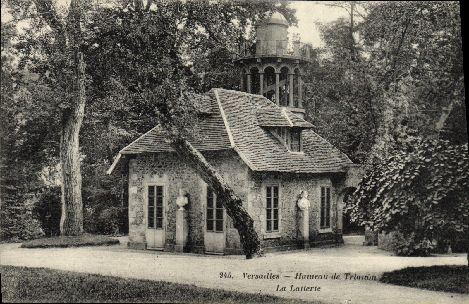 CPA Varsailles Hameau de Trianon La Latterie