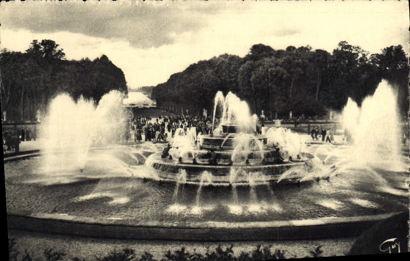 CPA Versailles Et Ses merveilles Le bassin de Latone et les grandes eaux