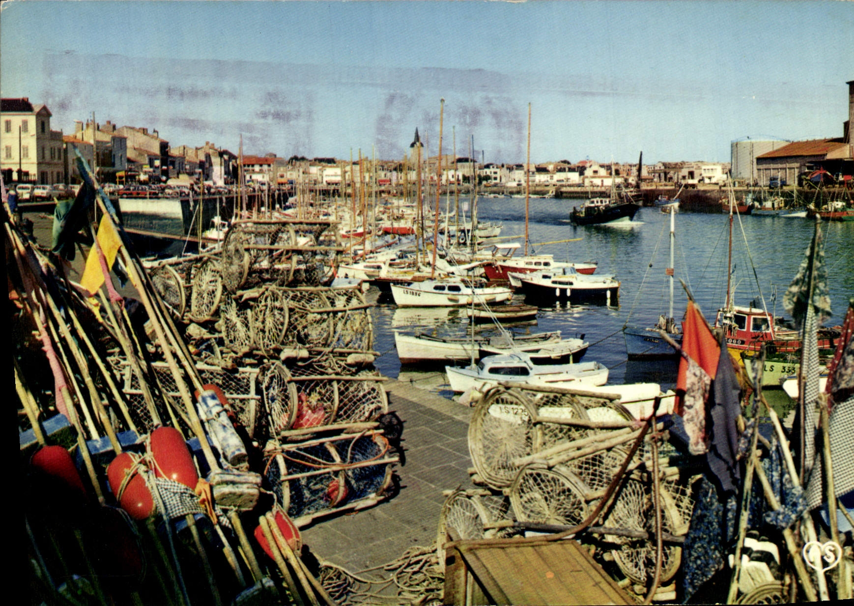 POSTAL MODERNA Sables d'Olonne el puerto hacia los barcos de la paja