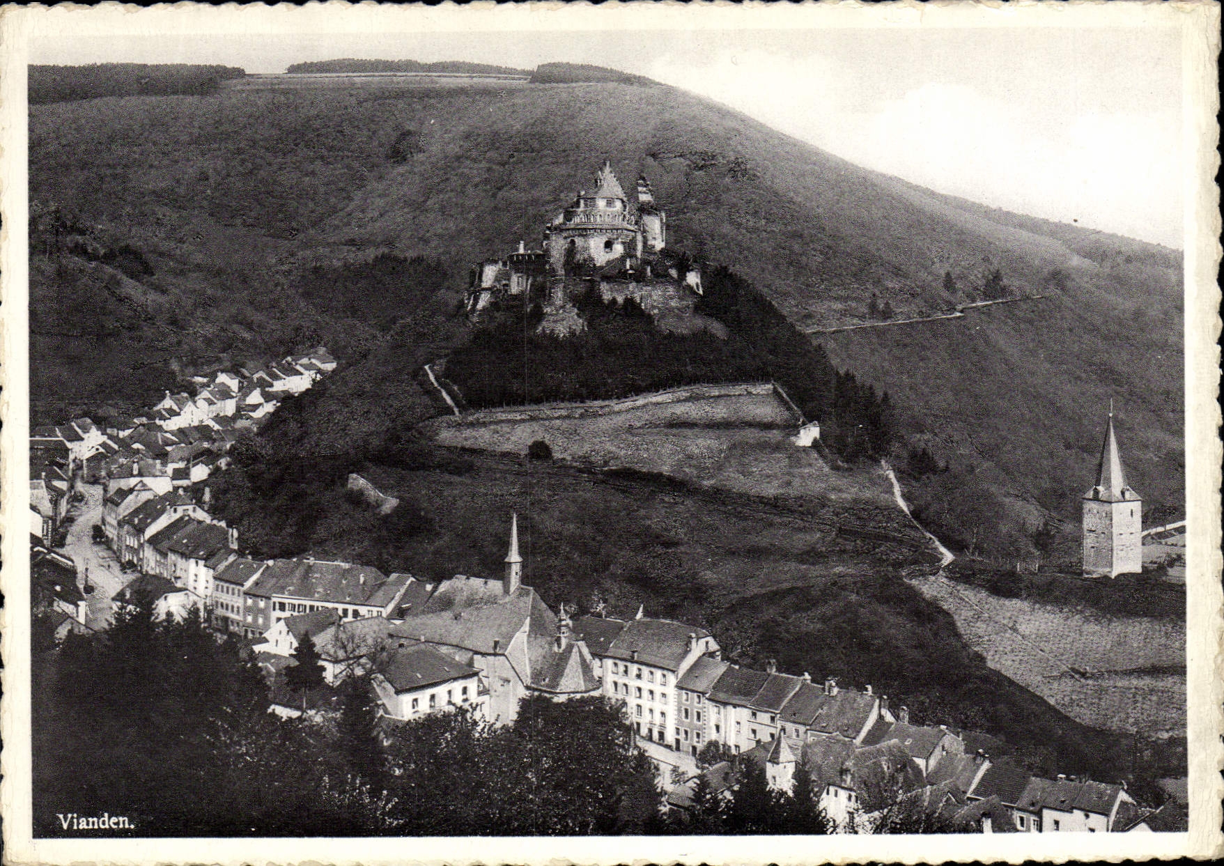 MODERN CARD Ruins of the castle of Vlanden