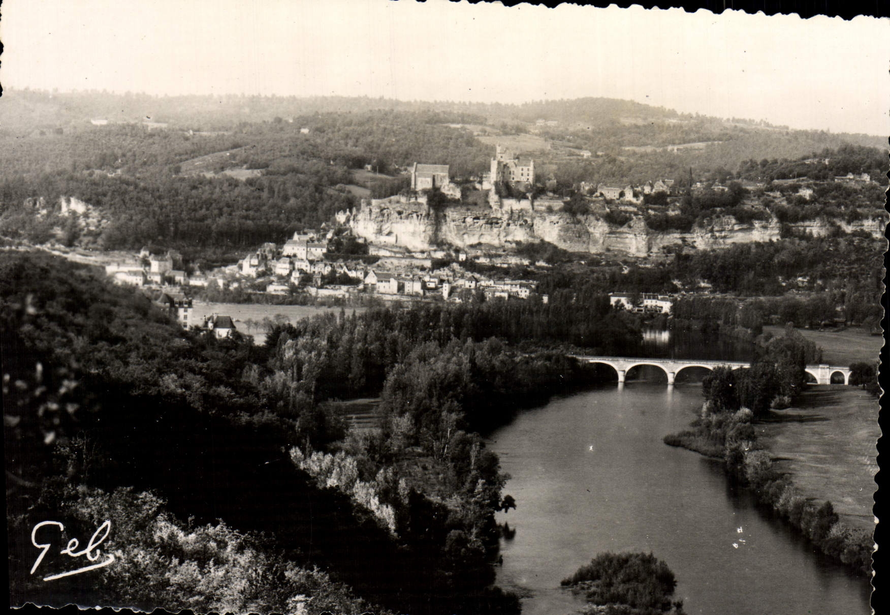 MODERN CARD Beynac Panoramic View