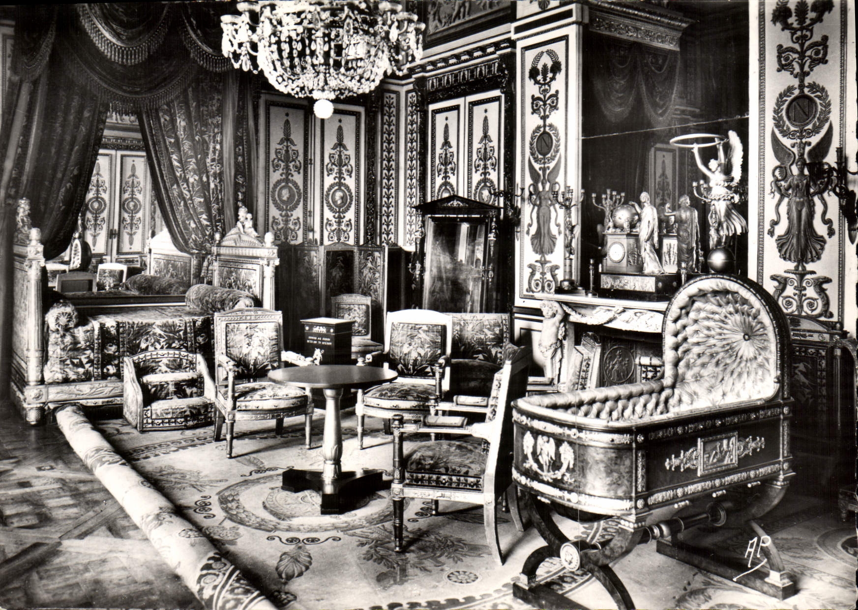 MODERN CARD Palais De Fontainebleau Chambre has Coucher of Napoleon 1st and cradle of king de Rome