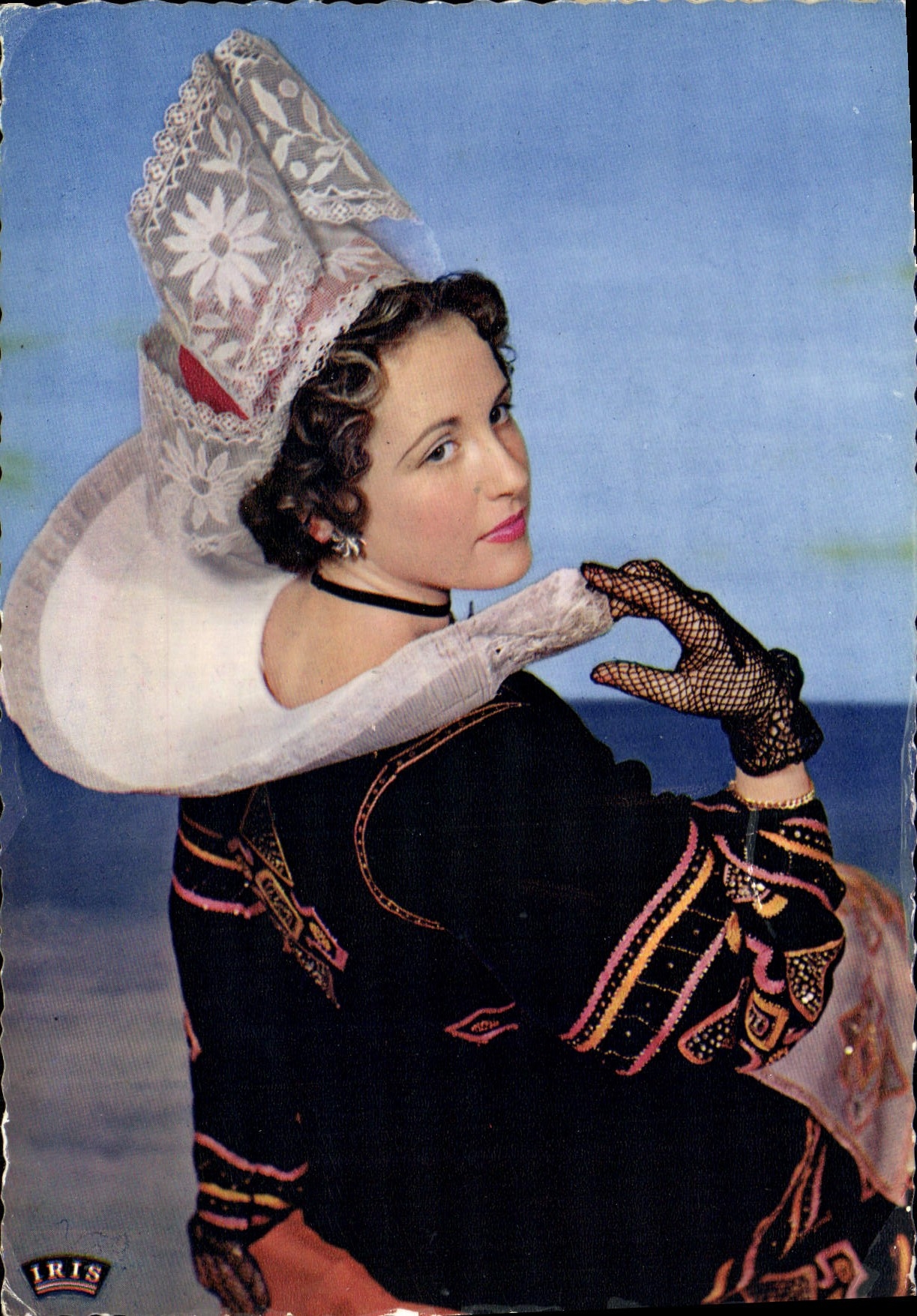 CPM En Bretagne Coifie de Rosporden Folklore