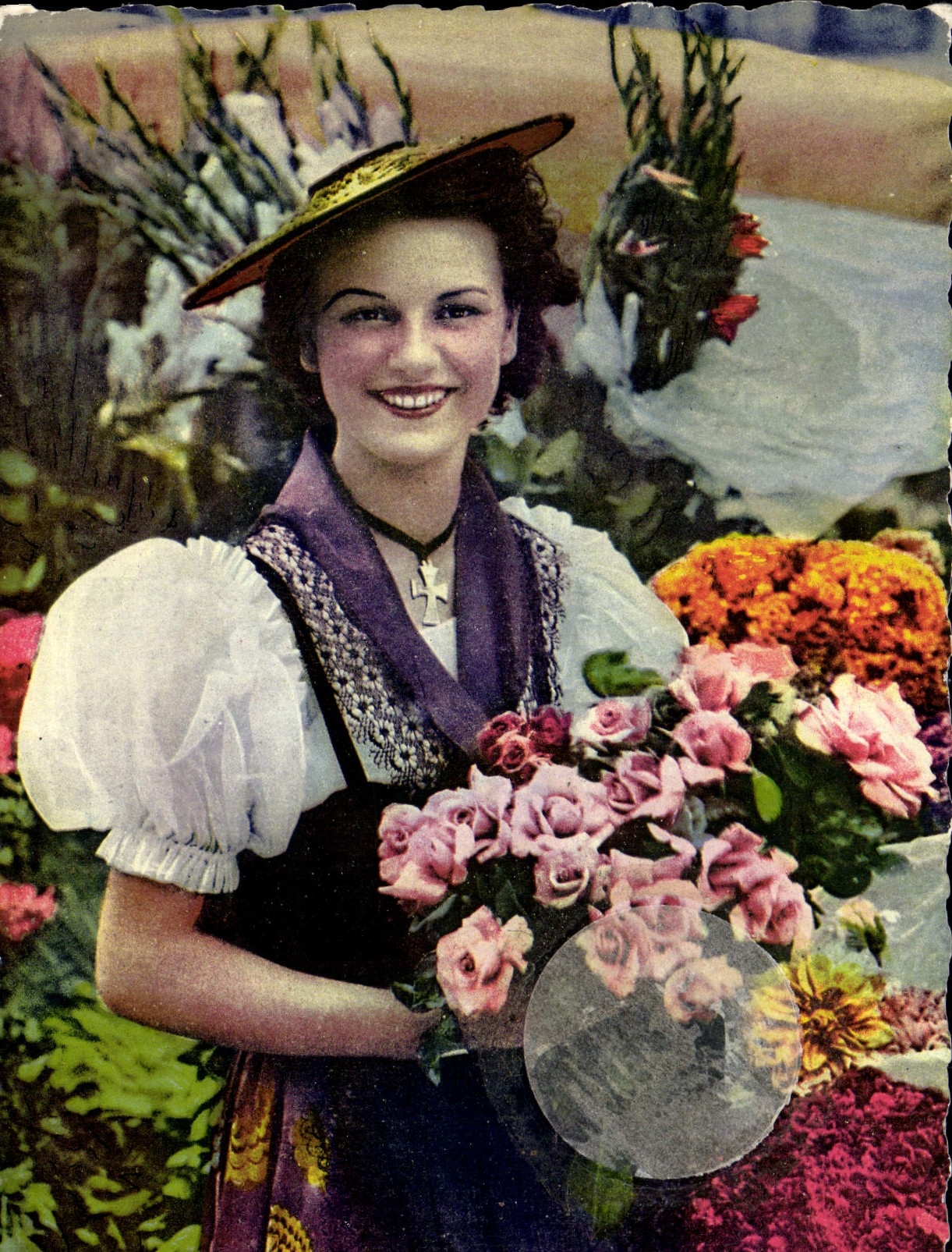 CPM Nicoise vendant des fleurs Folklore