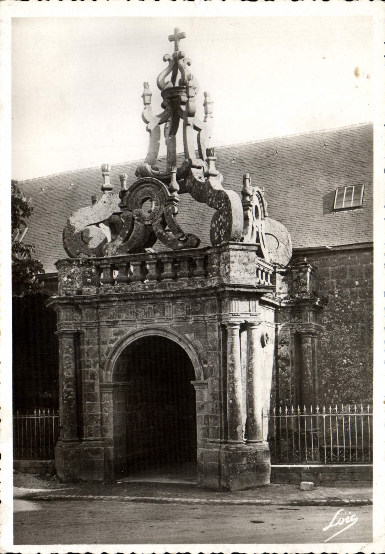 MODERN CARD Carnac Porch out of Granite of the Church