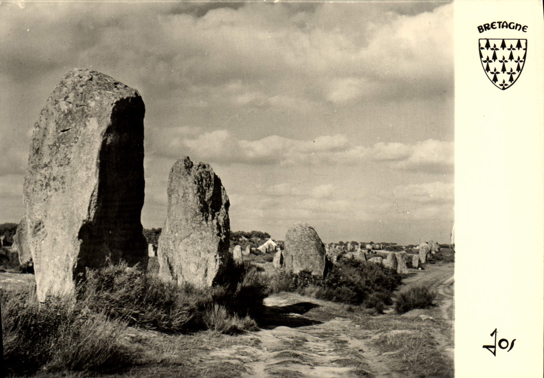 POSTAL MODERNA Manhir Bretaña