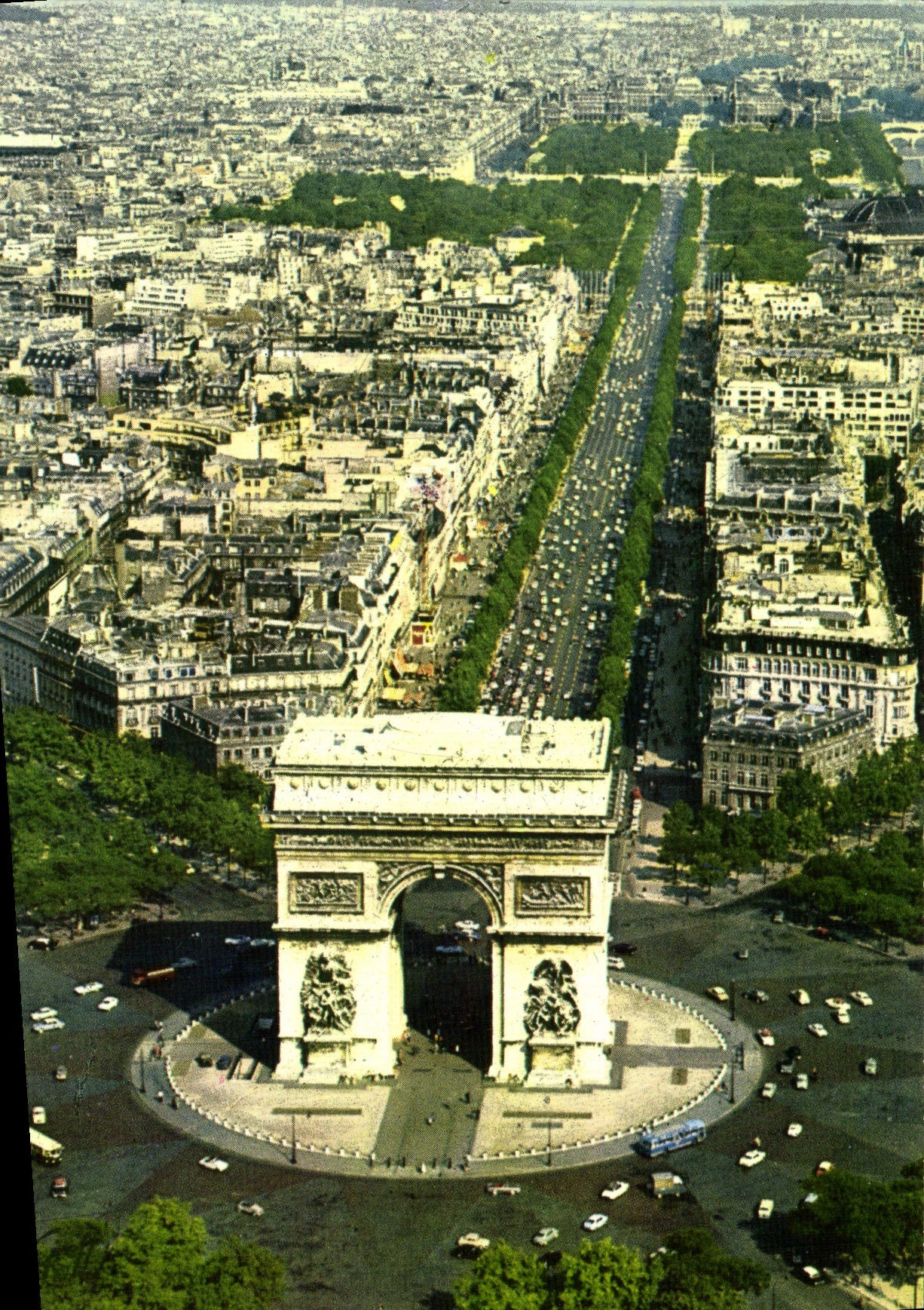 CPM Paris Vue Aerienne L'Arc de Triomphe