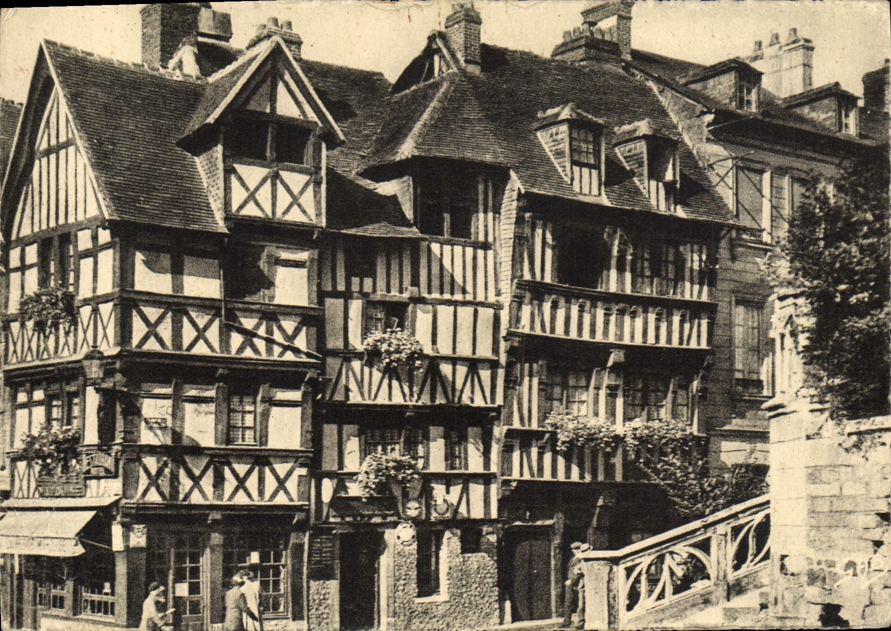 CPM Lisieux Vieilles Maisons Rue au clair 