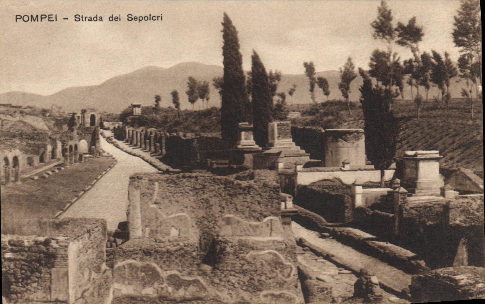 VINTAGE POSTCARD Pompei Strada Dei Sepolcri