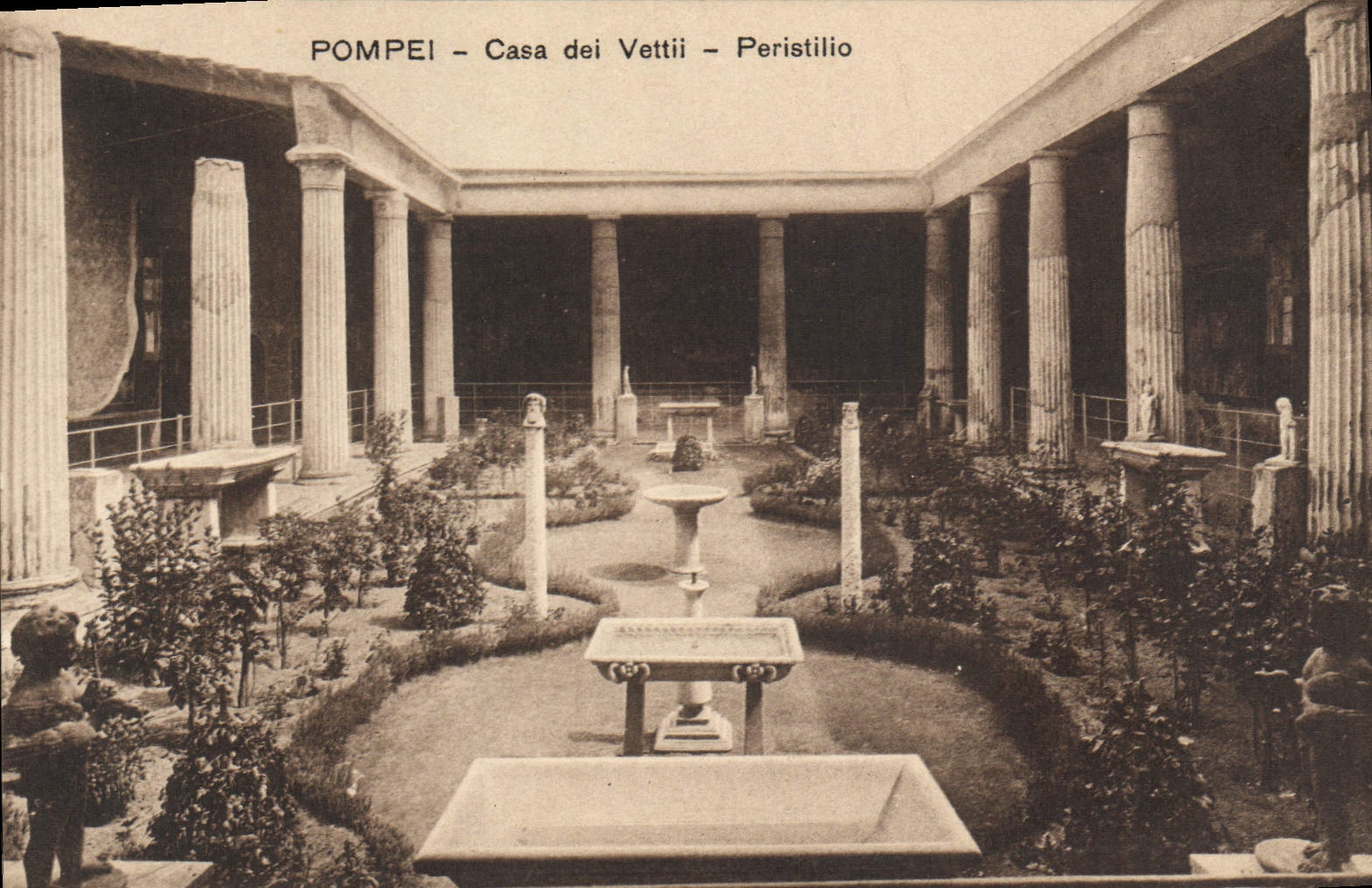 VINTAGE POSTCARD Pompei Put Dei Vettii Peristilio