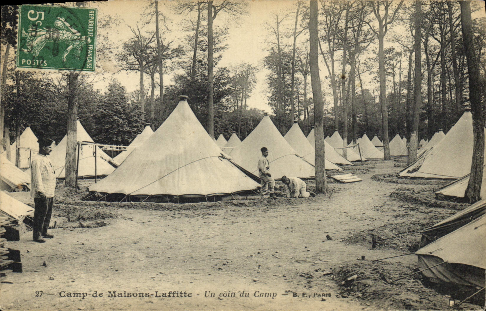 El campo de la POSTAL de la VENDIMIA de Laffitte contiene una esquina del campo de Militaria