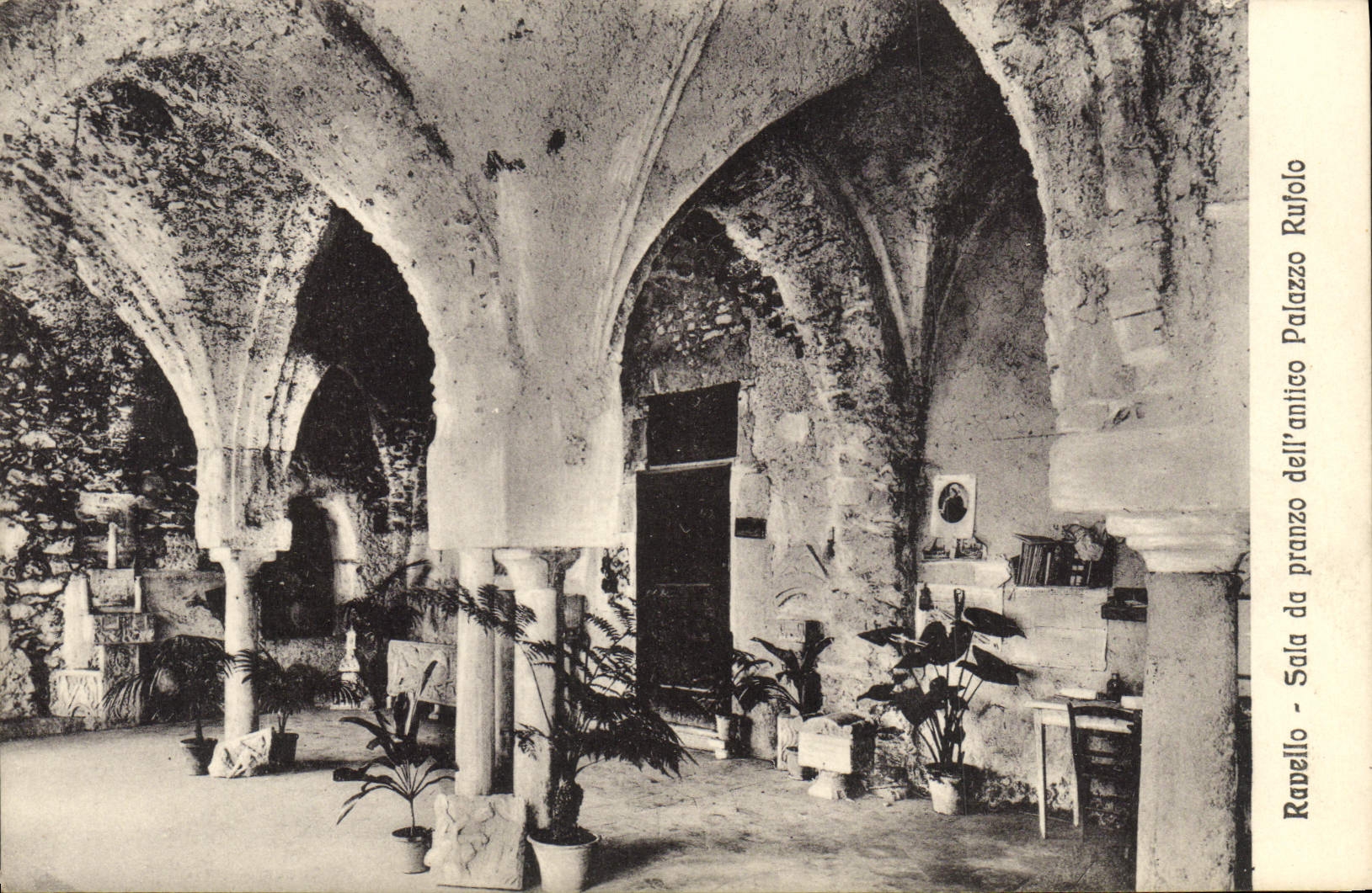 VINTAGE POSTCARD Ravello Salted Da Pranzo Dell' Antico Palazzo Rufolo